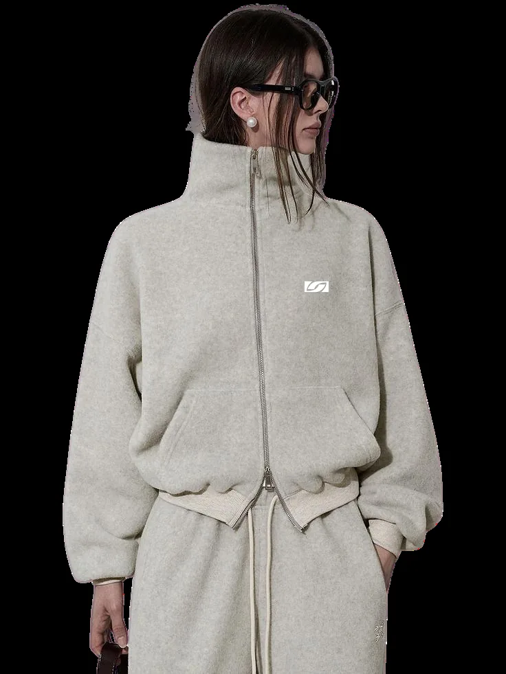 Conjunto de chaqueta y pantalón de fleece VIVA LEGACY en crudo